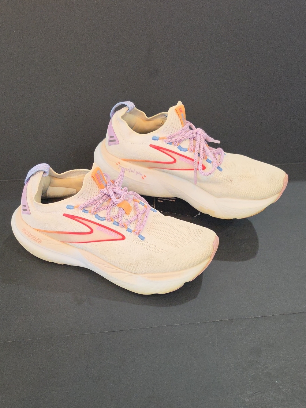 Brooks Glycerin 21 StealthFit Cream Sneakers with Pink and Lavender Size 7.5